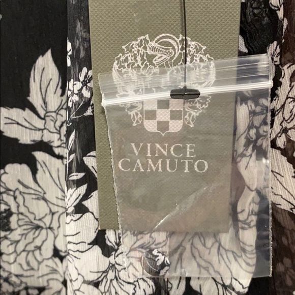 NWT Vince Camuto floral print sleeveless top Pet M - Picture 8 of 11